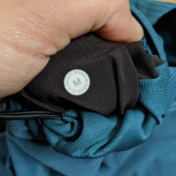 Lululemon blue men's shorts - Picture 3 of 8